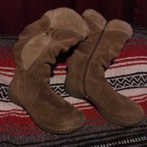 Winter boots fully lined  size 8 1/2 or 9.